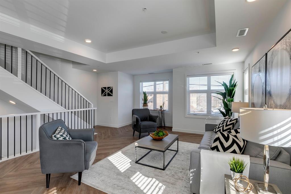 Marlo in Marda Loop | 3605 16 St SW #101, Calgary, AB T2T 6X9, Canada | Phone: (403) 852-4871
