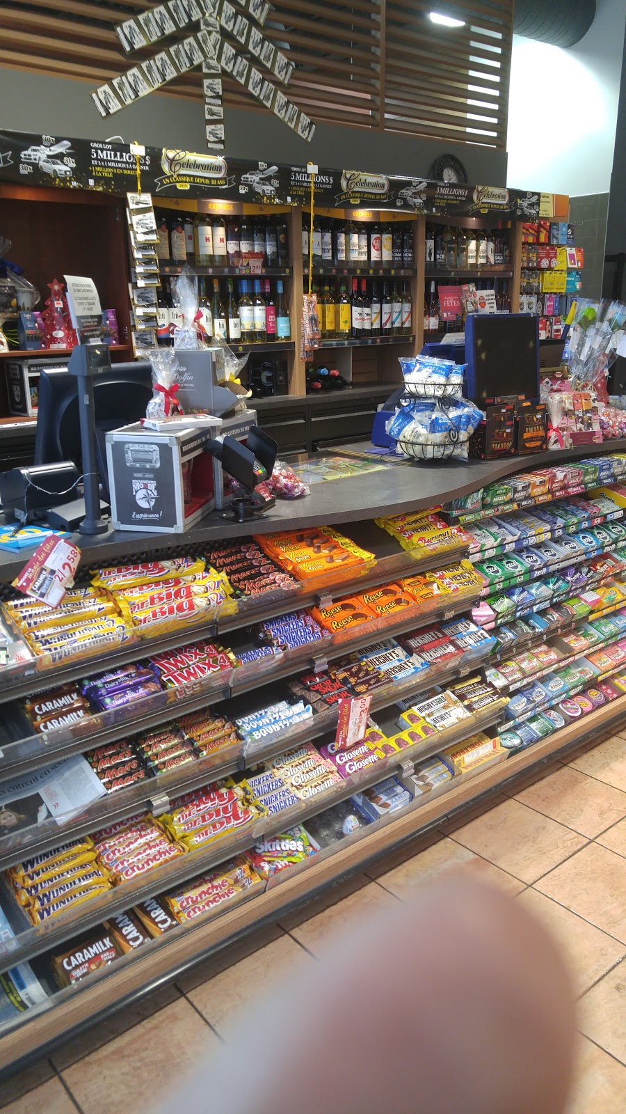 Voisin - Dépanneur Halte 640 | 2775 Av Claude Léveillée, Terrebonne, QC J6X 4S8, Canada | Phone: (450) 477-7026