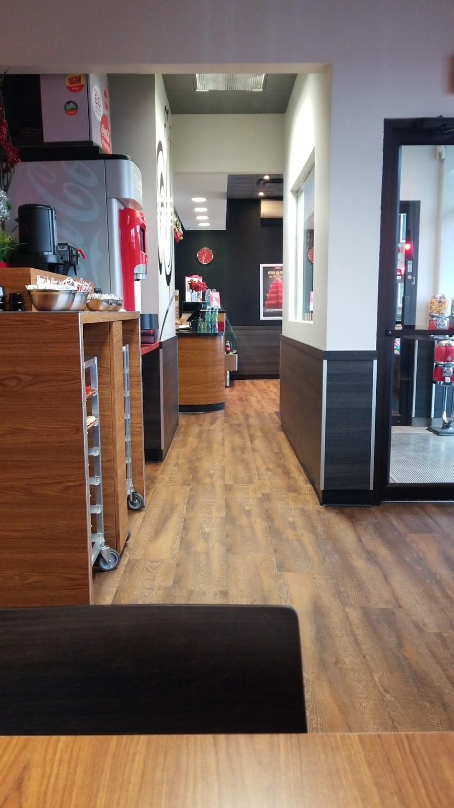 Benny&Co. Fabreville | 3700 Boulevard Dagenais O, Laval, QC H7P 1W1, Canada | Phone: (450) 622-2204