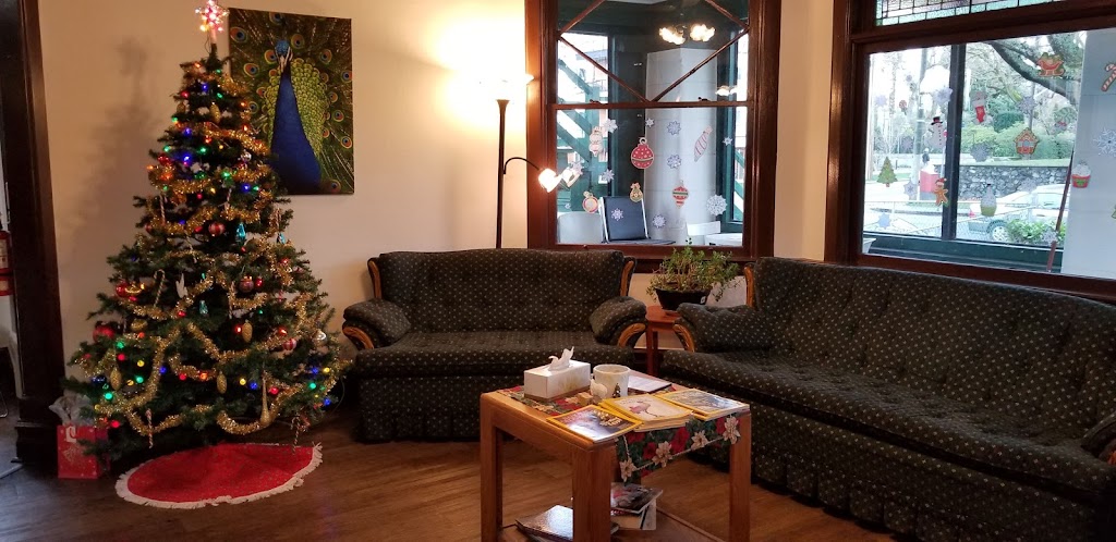 Beacon Community Services Laurel House | 1450 Elford St, Victoria, BC V8S 3S8, Canada | Phone: (250) 595-1572
