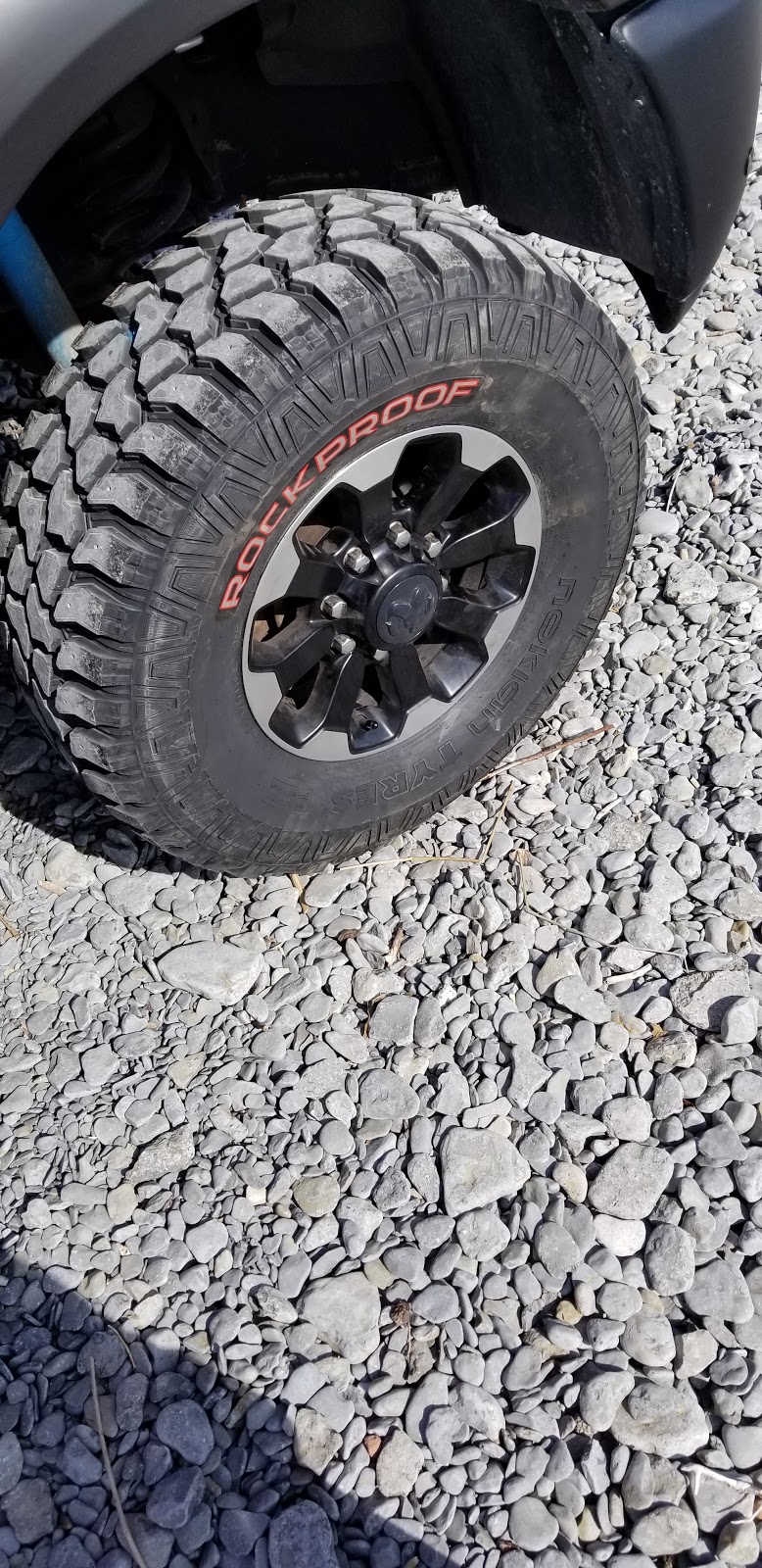 Kal Tire | 327 Wellington Main St, Wellington, ON K0K 3L0, Canada | Phone: (613) 399-3386