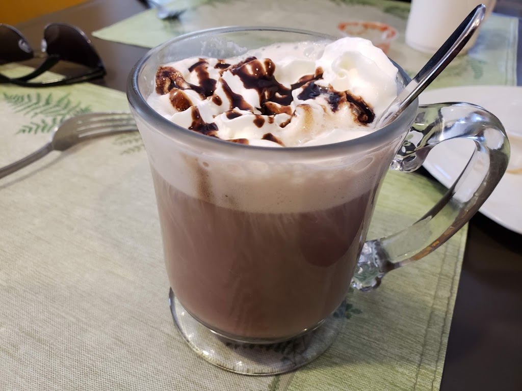 Marys Lakeside Grill | 656 Muskoka District Road 10, Port Sydney, ON P0B 1L0, Canada | Phone: (705) 385-8800