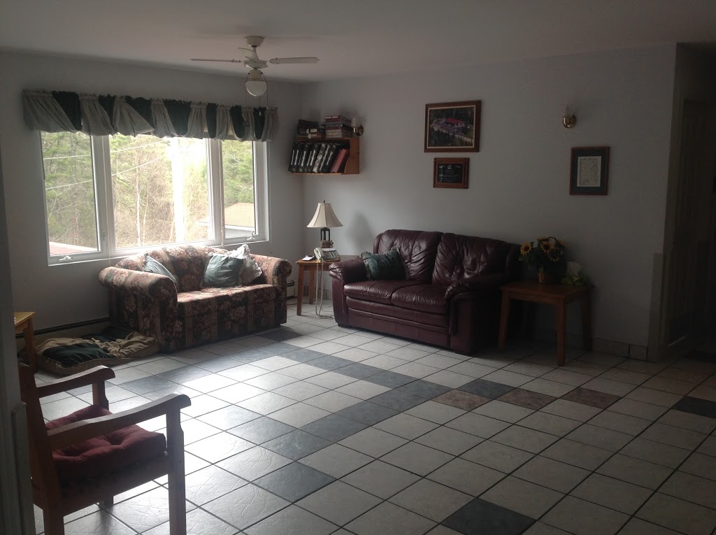 Peters Place | 326 Huey Lake Rd, Pleasantville, NS B0R 1G0, Canada | Phone: (902) 688-1575