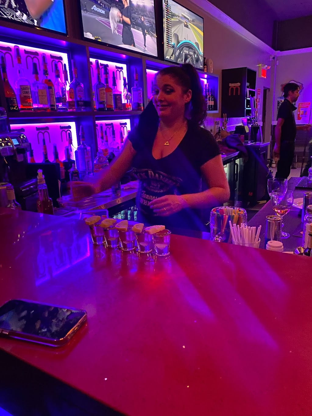Bar Montis | 10411 Boul Gouin O, Roxboro, QC H8Y 1S3, Canada | Phone: (514) 684-1422