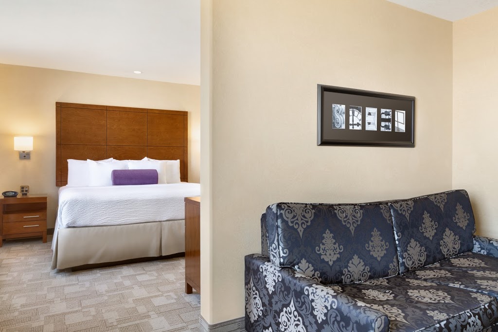 Days Inn by Wyndham Regina Airport West | 4899 Harbour Landing Dr, Regina, SK S4W 0B7, Canada | Phone: (306) 584-3297