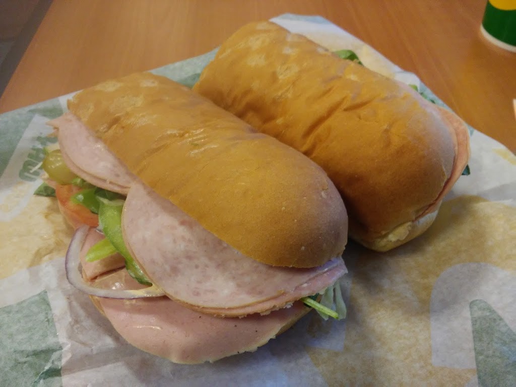 Subway | 1375 Southdown Rd Units 4 & 5, Mississauga, ON L5J 2Z1, Canada | Phone: (905) 855-1317