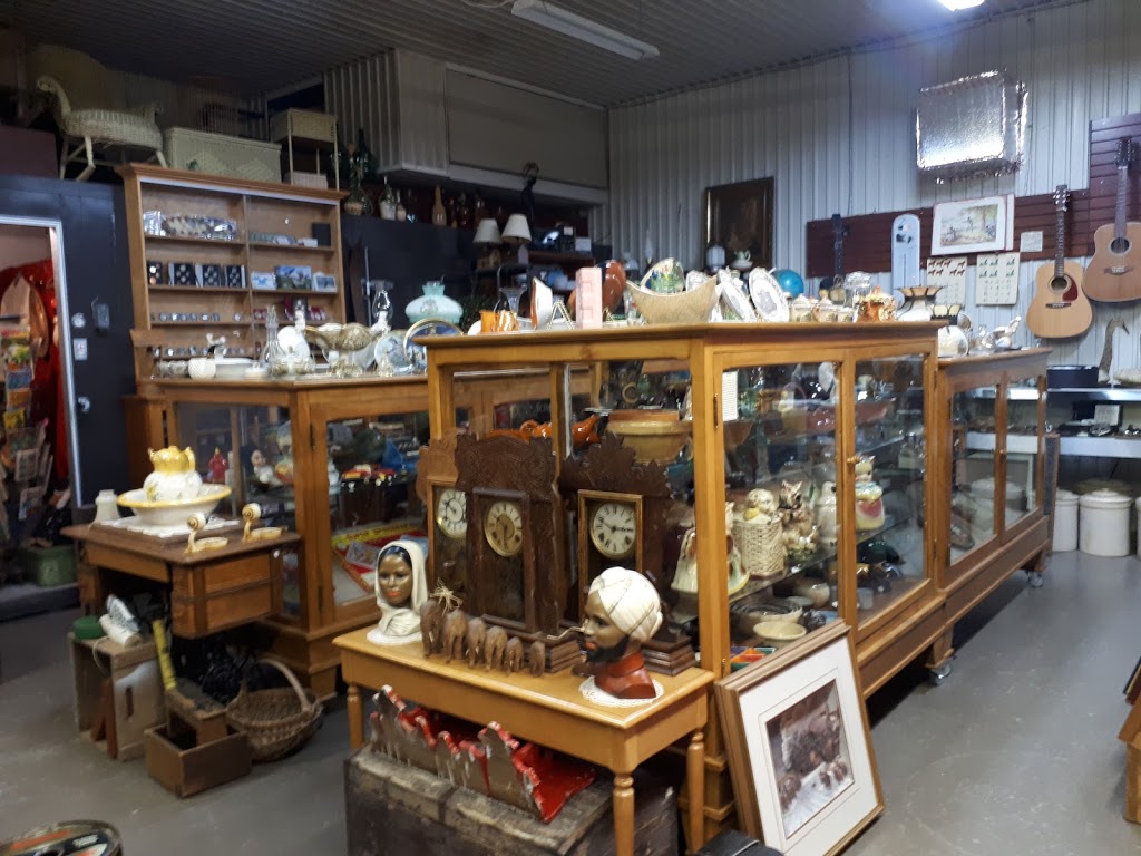 Brocante Meg-Antique | 2560 Rue Laval Nord, Nantes, QC G6B 2X9, Canada | Phone: (819) 583-8077