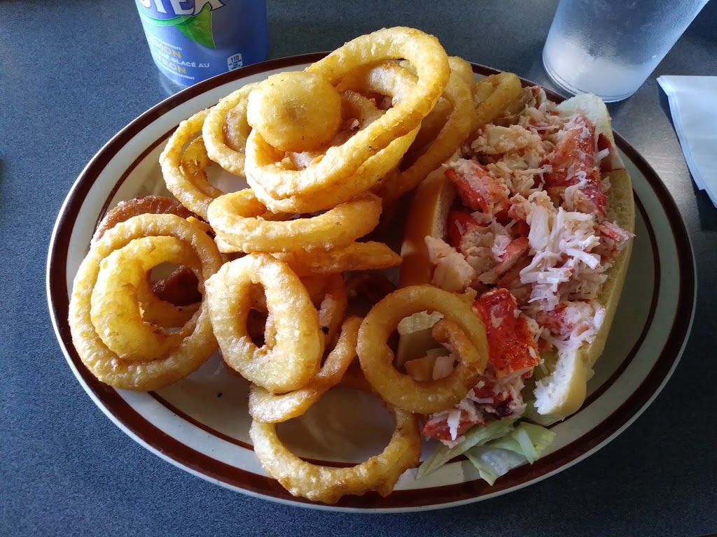 Gateway Lobster Shop | 103 Abegweit Blvd, Borden-Carleton, PE C0B 1X0, Canada | Phone: (902) 437-2070