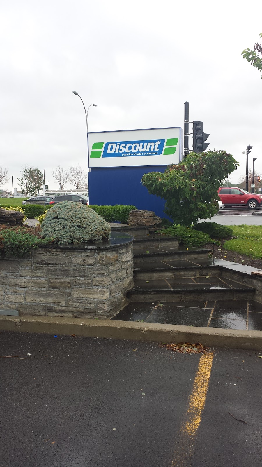Discount Location dautos et camions | 100 Boulevard Roland-Therrien, Longueuil, QC J4H 3V8, Canada | Phone: (450) 646-4846