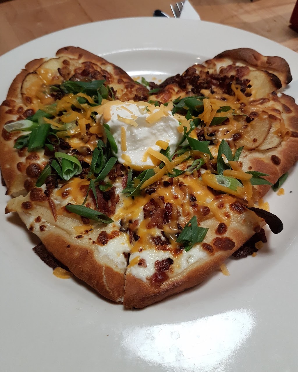 Boston Pizza | 12104 137 Ave NW, Edmonton, AB T5L 4Y4, Canada | Phone: (780) 457-5777