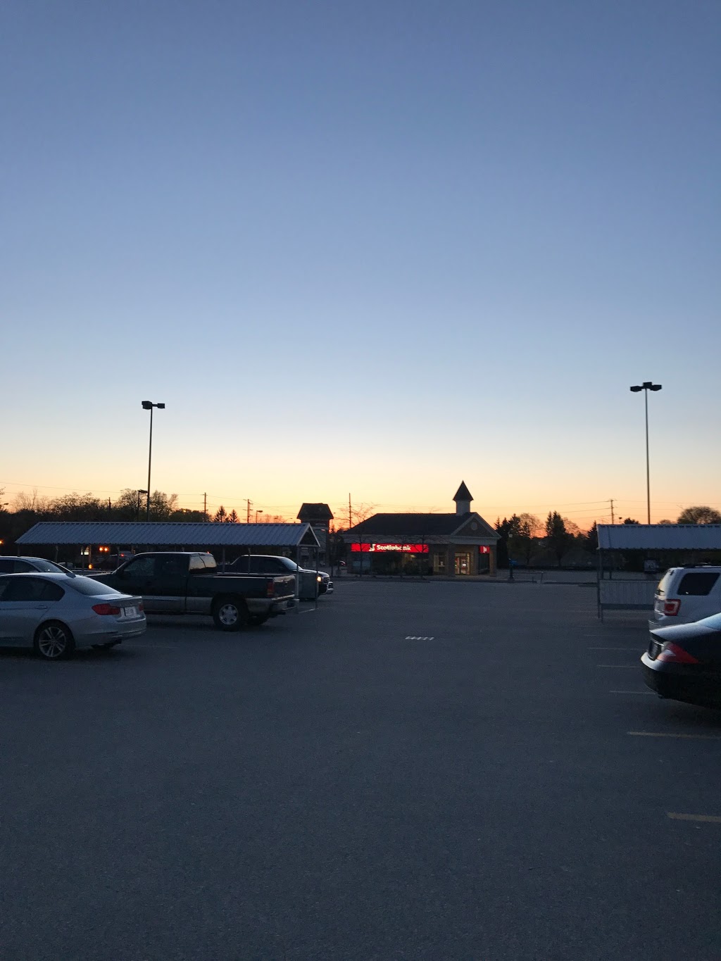 Hartsland Market Square | 210 Kortright Rd W, Guelph, ON N1G 4X4, Canada