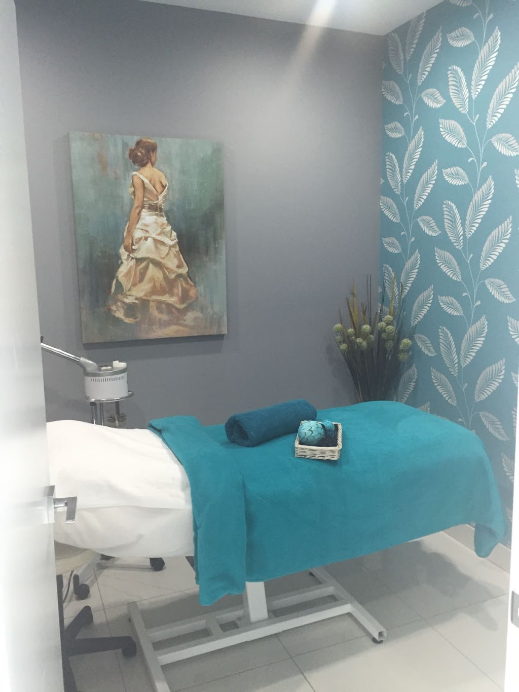 Desire Hair & Beauty Lounge | 19188 72 Ave #107, Surrey, BC V4N 1M9, Canada | Phone: (604) 372-3933