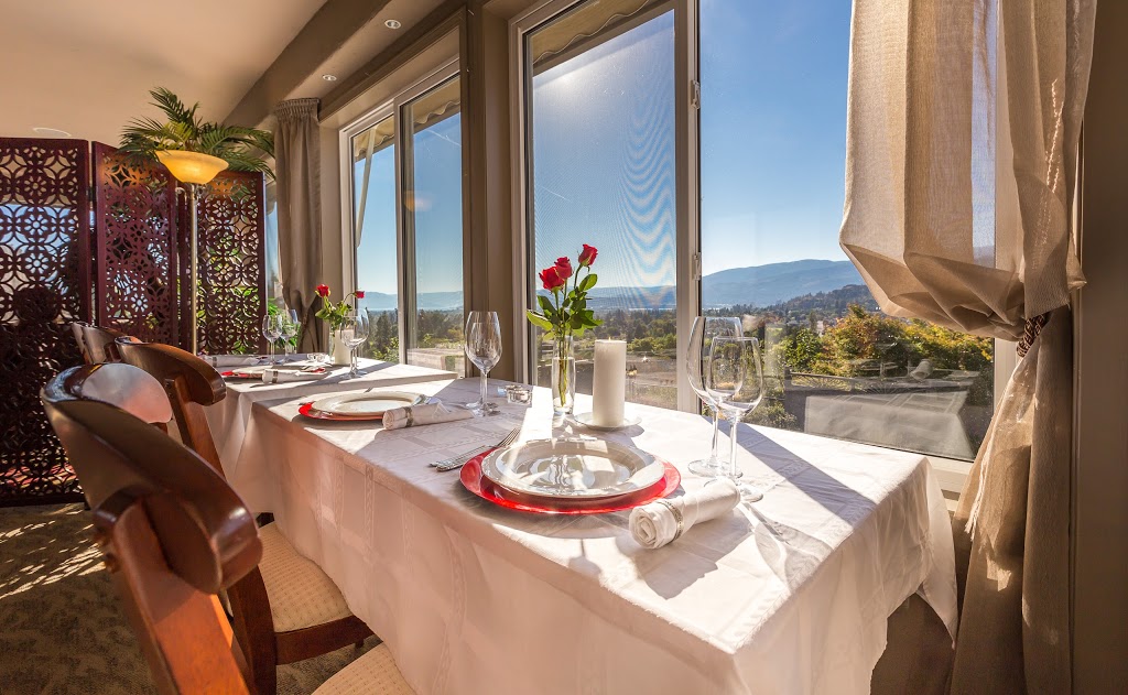 A Vista Villa Couples Retreat | 962 Ryder Dr, Kelowna, BC V1Y 7T5, Canada | Phone: (877) 762-7831