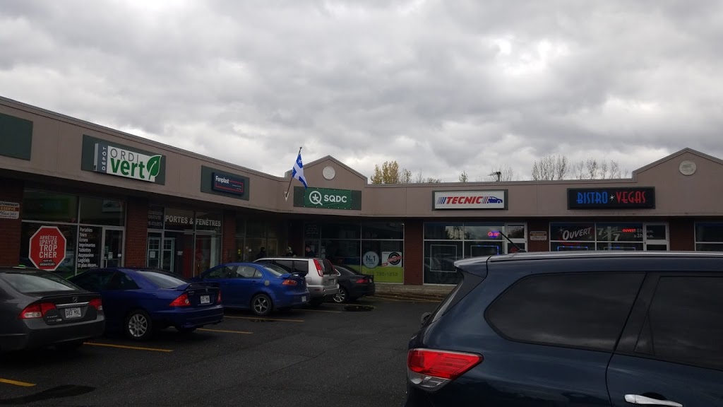 SQDC | 965 Boulevard Saint-Joseph, Drummondville, QC J2C 2C4, Canada | Phone: (873) 653-8001