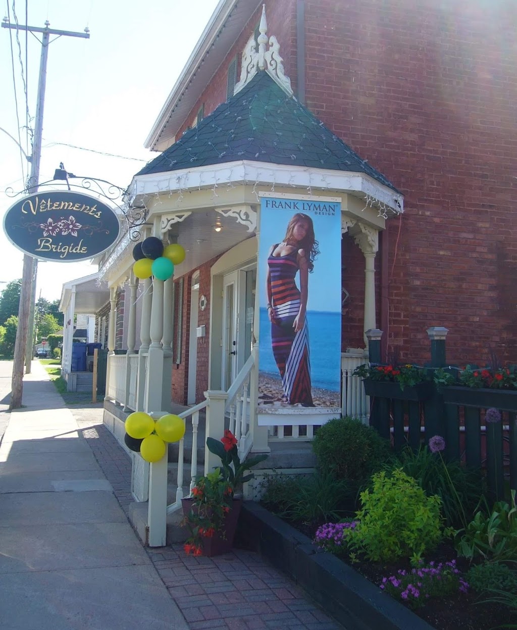 Vetements Brigide Enr | 618 Rue Lafleur, Lachute, QC J8H 1R8, Canada | Phone: (450) 562-8426