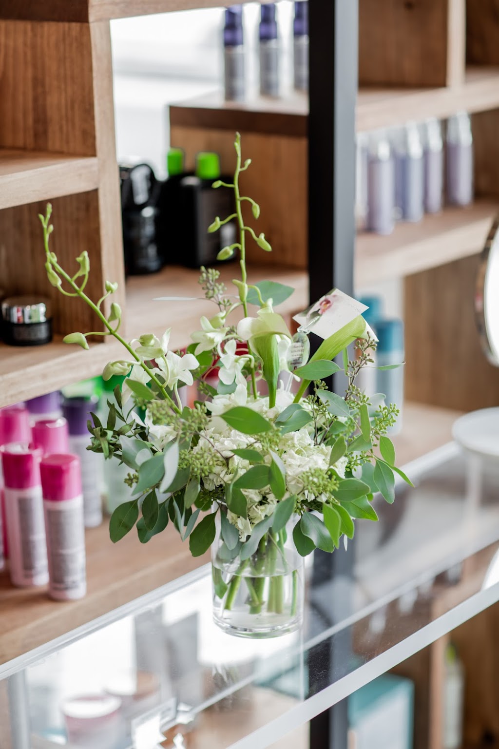 Salon Christophers | 2160 Rue Sauvé O, Montréal, QC H4N 0E2, Canada | Phone: (514) 333-4147