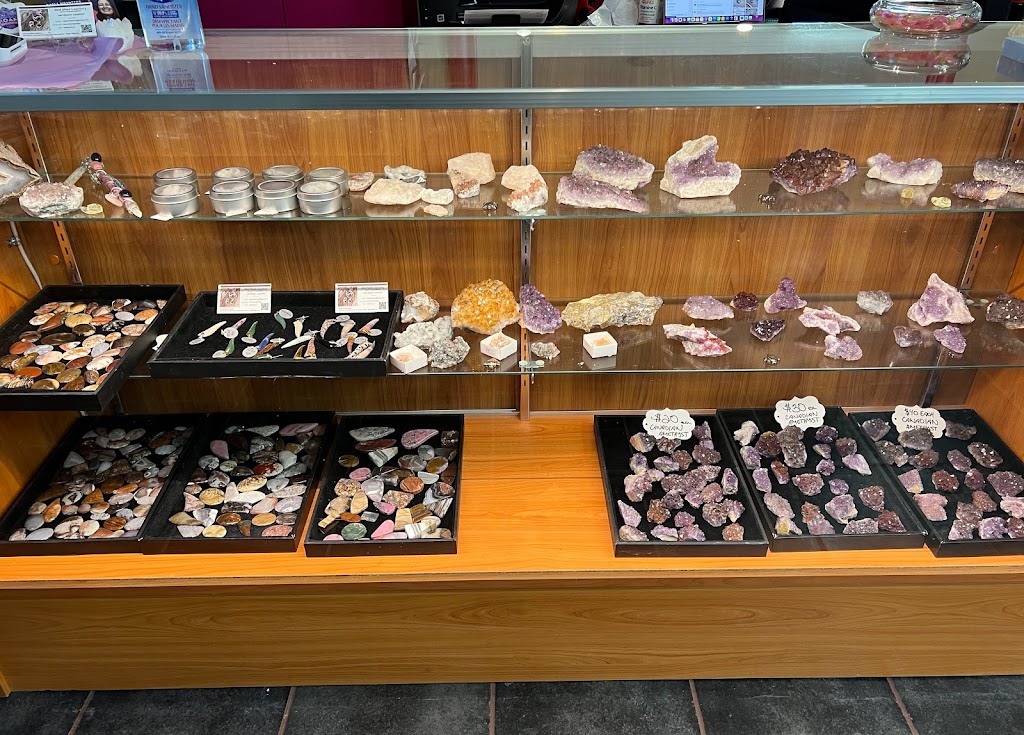 Roam Gemstones | 6336 Vedder Rd unit B, Chilliwack, BC V2R 1E5, Canada | Phone: (604) 793-5267