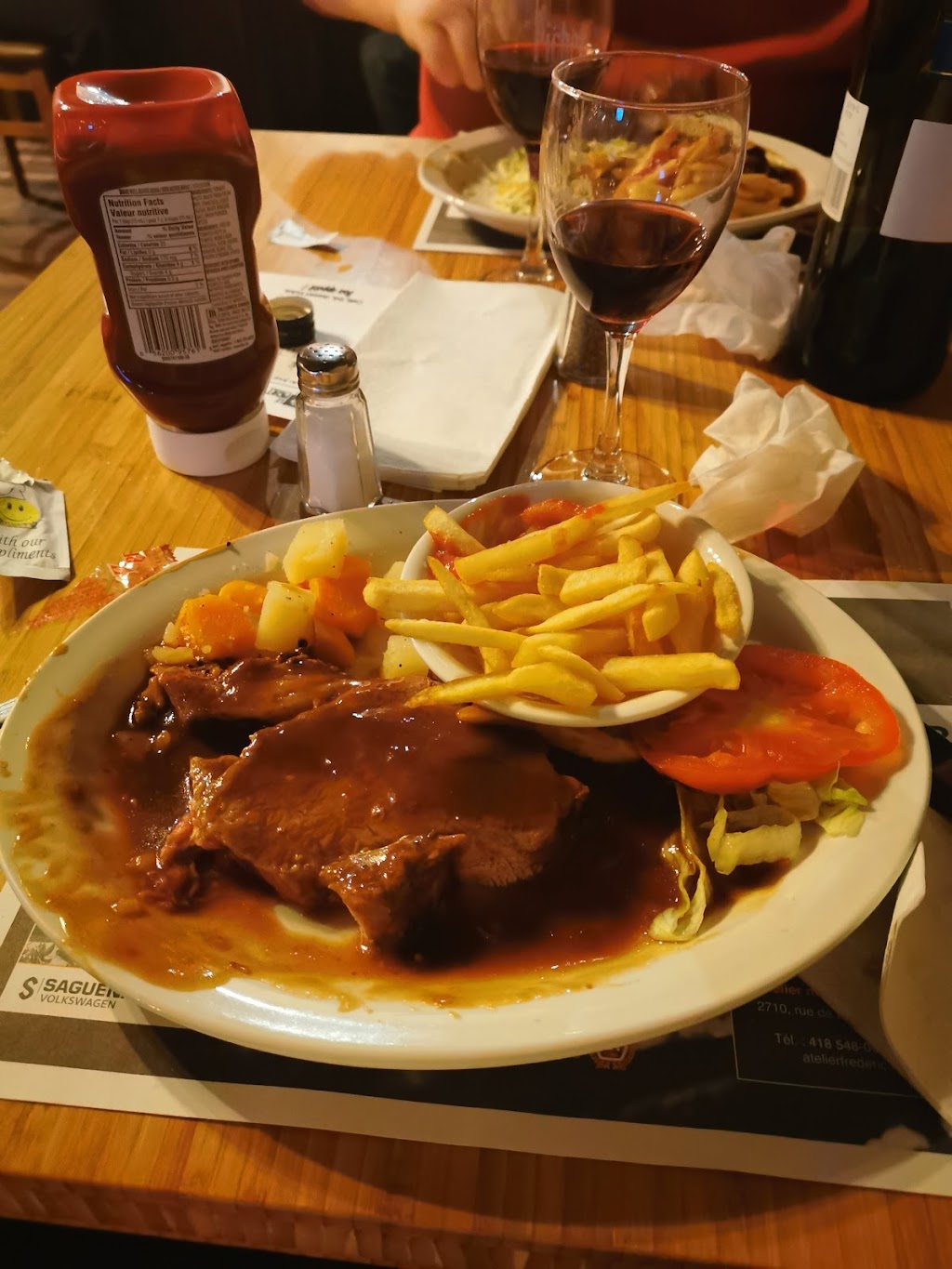 Le Pichet Brasserie - Restaurant | 2655 Bd du Royaume, Jonquière, QC G7S 4S9, Canada | Phone: (418) 548-8849