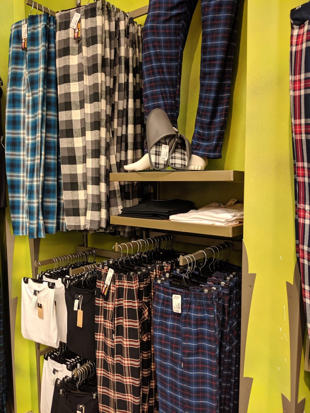 Mode Choc | 552 Bd Wilfrid-Hamel, Québec, QC G1M 3E5, Canada | Phone: (418) 622-1425