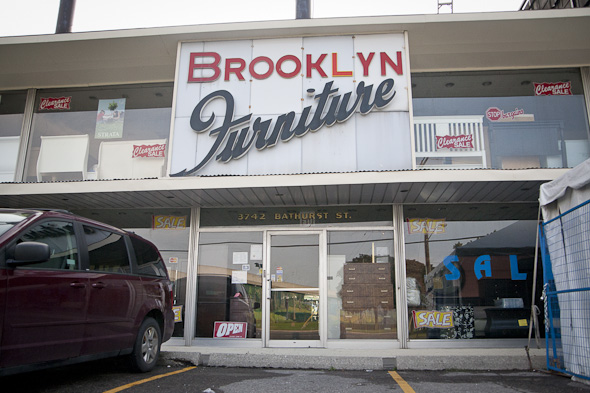 Brooklyn Furniture | 3742 Bathurst St, North York, ON M3H 3M4, Canada | Phone: (416) 635-6111