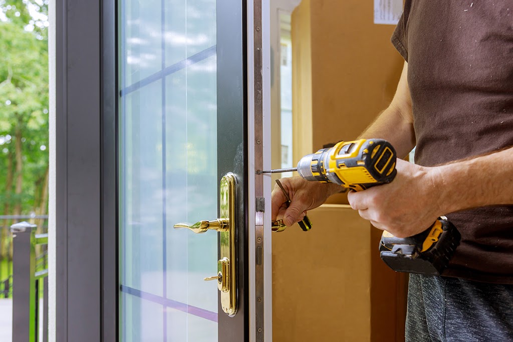 Smith Glass Window Repairs | 180 Northfield Dr W, Waterloo, ON N2L 0C7, Canada | Phone: (226) 241-3525