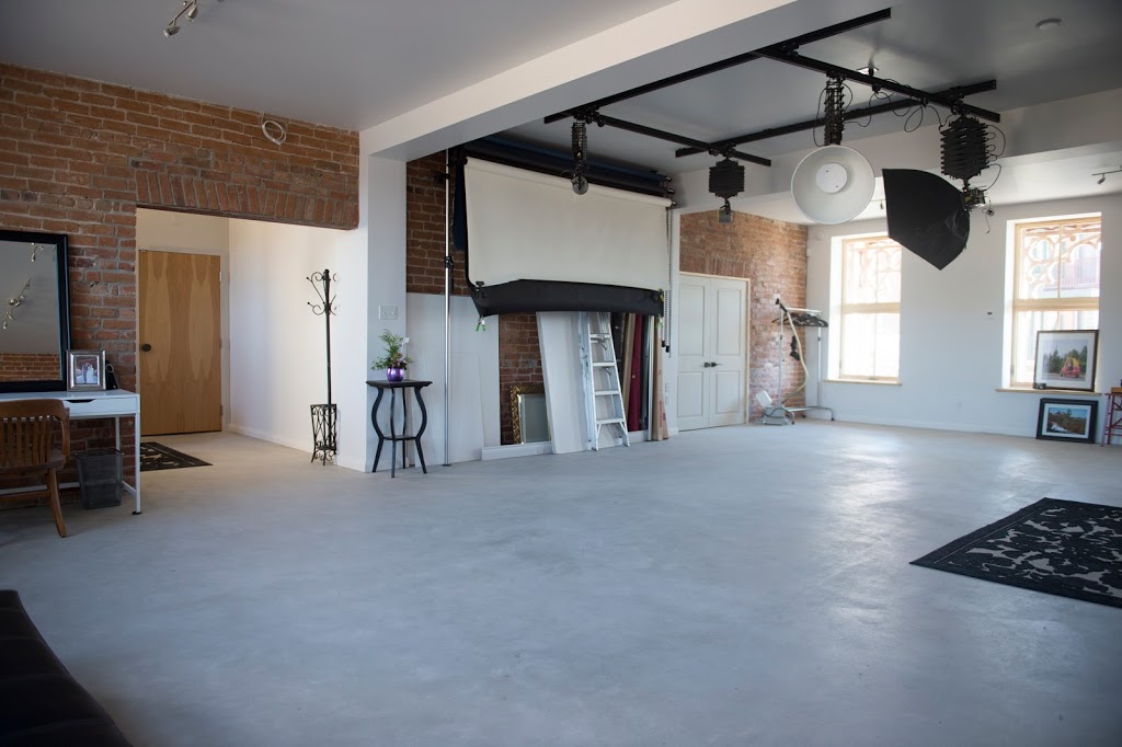 BH Photography | Greystone Crescent, Almonte, ON K0A 1A0, Canada | Phone: (613) 282-3852