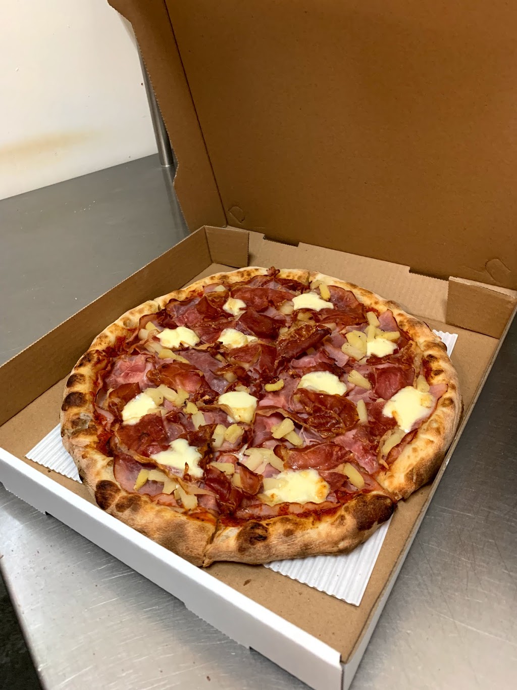 Salt Pizzeria | 897 Island Hwy W, Parksville, BC V9P 2B3, Canada | Phone: (250) 586-2121
