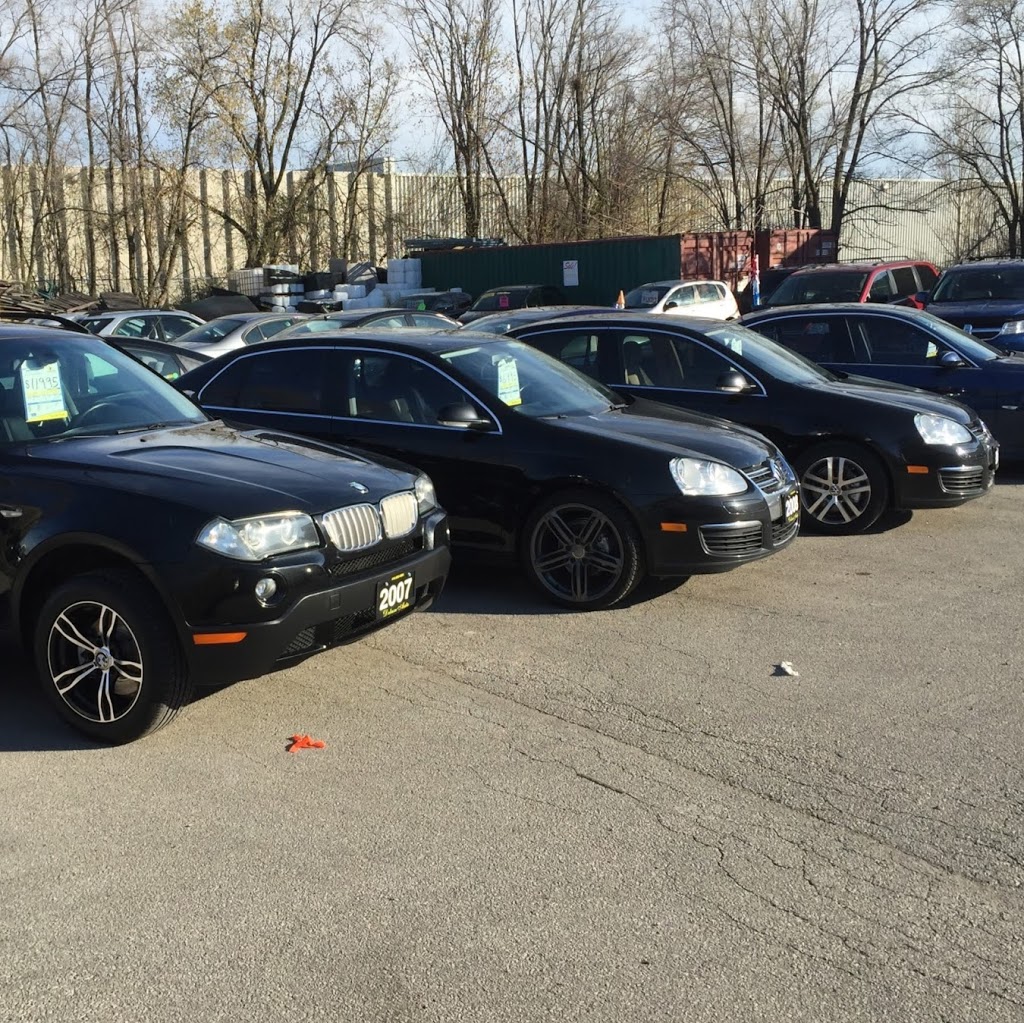 Deluxe Auto | 1000 Dundas St E # 106, Mississauga, ON L4Y 2B8, Canada | Phone: (416) 893-0404