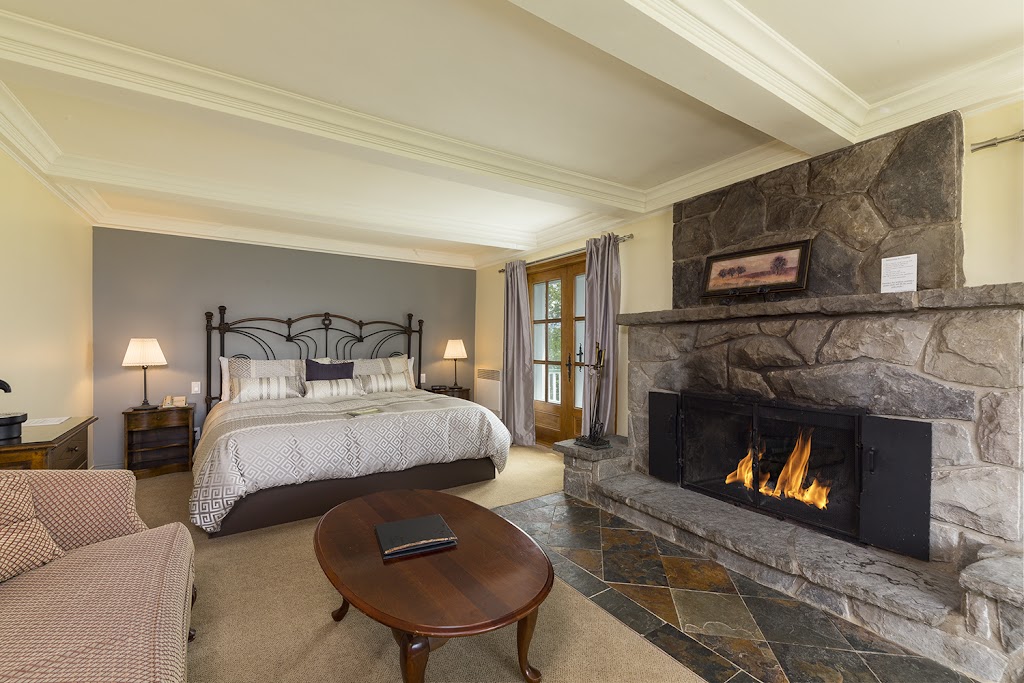 Auberge Des Peupliers | 381 Rue St Raphaël, La Malbaie, QC G5A 2N8, Canada | Phone: (418) 665-4423