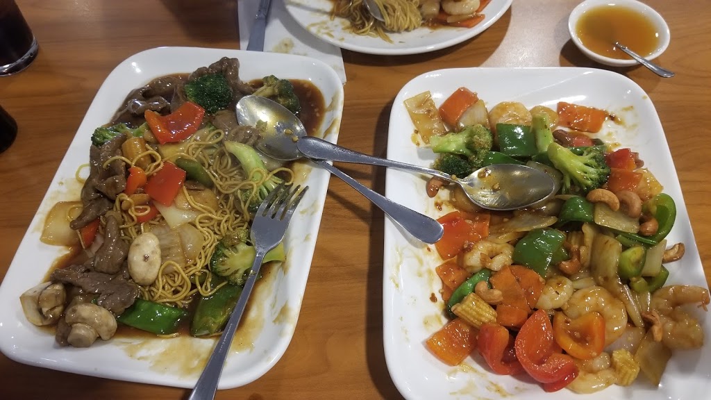 Golden Dragon Palace | 7000 McLeod Rd, Niagara Falls, ON L2G 7K3, Canada | Phone: (905) 356-8668