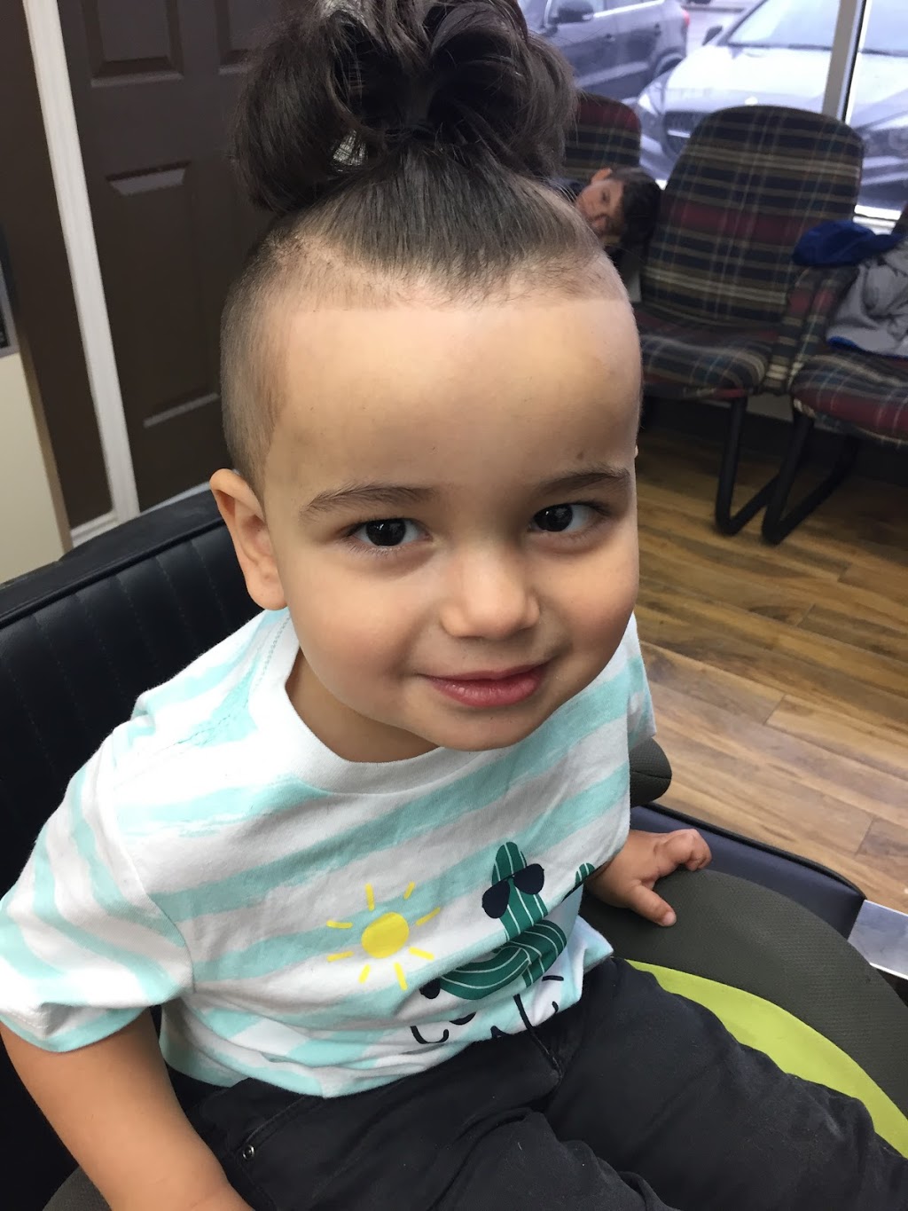 Coiffure LifeStyle Inc | 241 Boulevard Curé-Labelle, Sainte-Rose, QC H7L 2Z9, Canada | Phone: (450) 622-0777