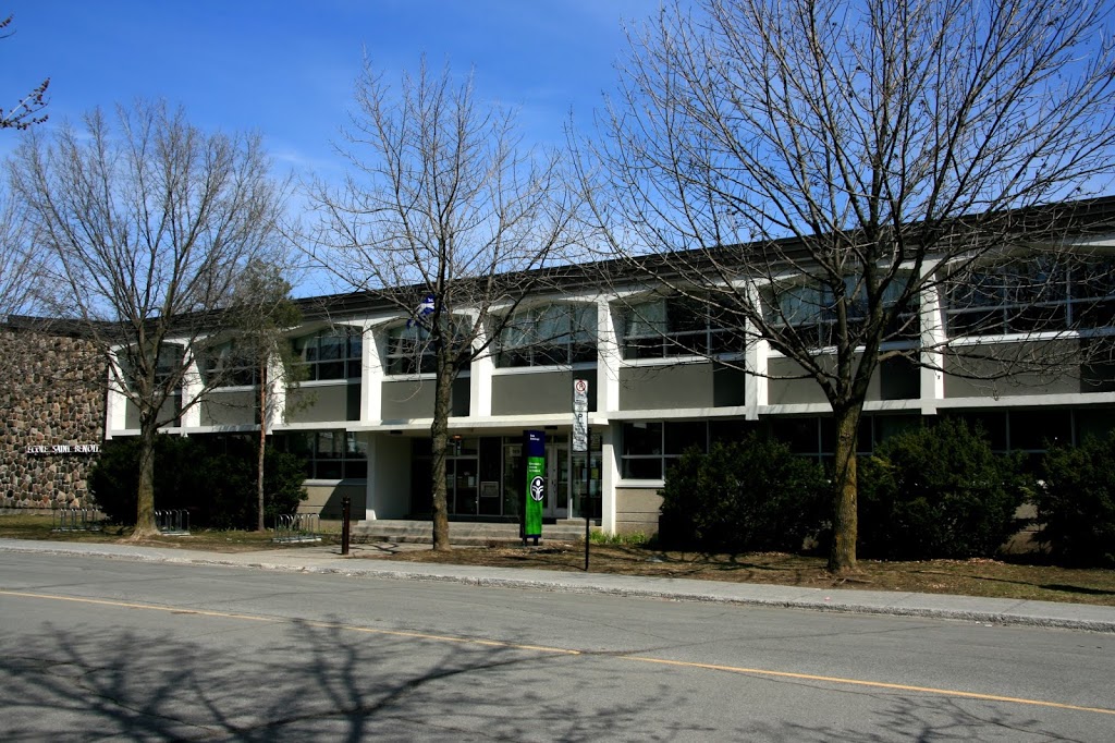 École Saint-Benoît | 500 MONT CASSIN AVE, Montréal, QC H3L 1W6, Canada | Phone: (514) 596-5206