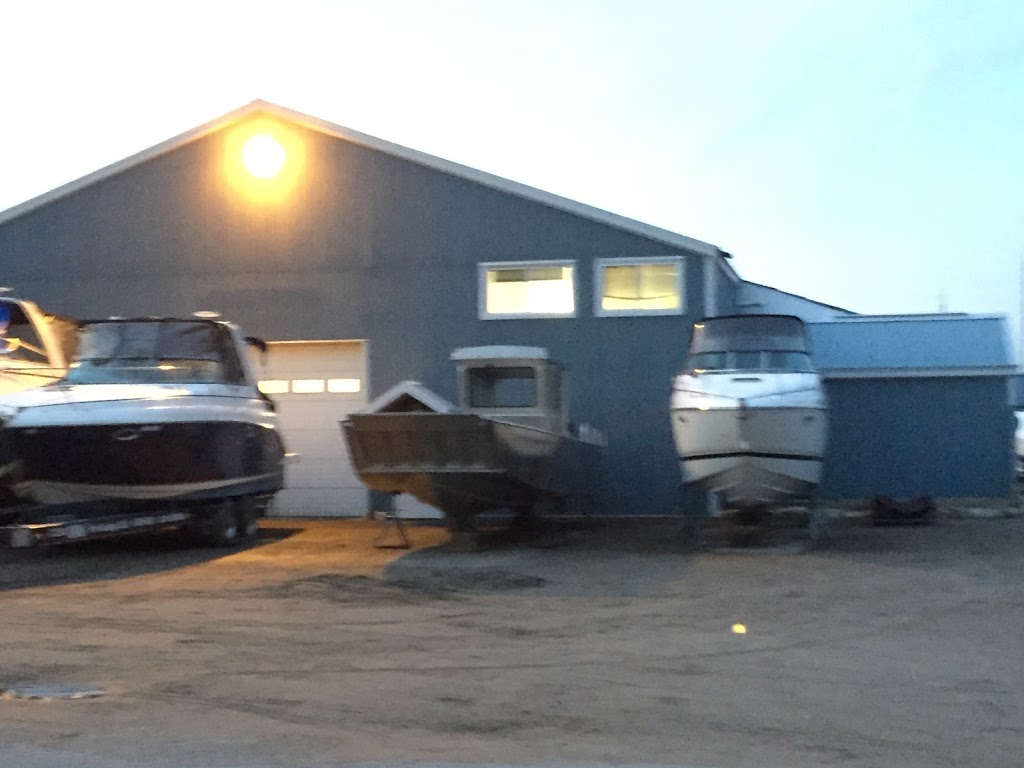 Central Marine Waubaushene | 55 Coldwater Rd, Waubaushene, ON L0K 2C0, Canada | Phone: (705) 526-4251