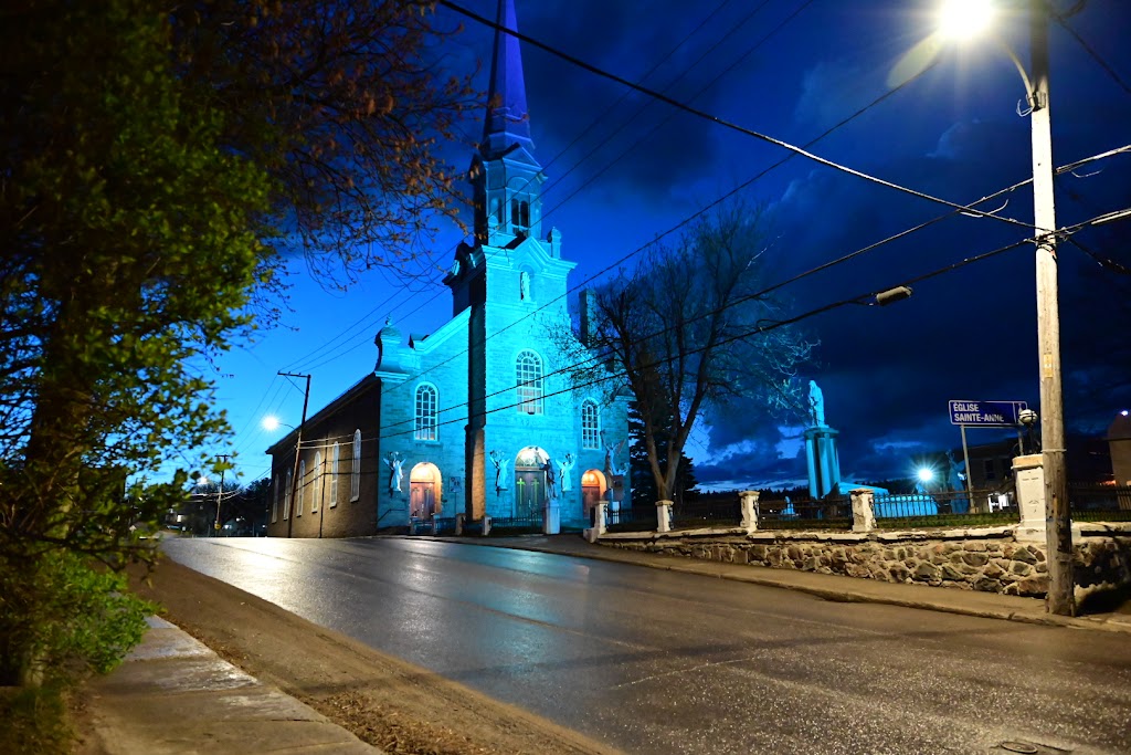 St. Anne Catholic Church | 2592 Rue Roussel, Chicoutimi, QC G7G 1Y1, Canada | Phone: (418) 543-7734