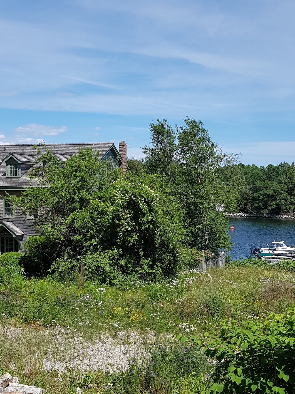 Chez Glass Lass | 63 Duke St, Chester, NS B0J 1J0, Canada | Phone: (902) 275-5545