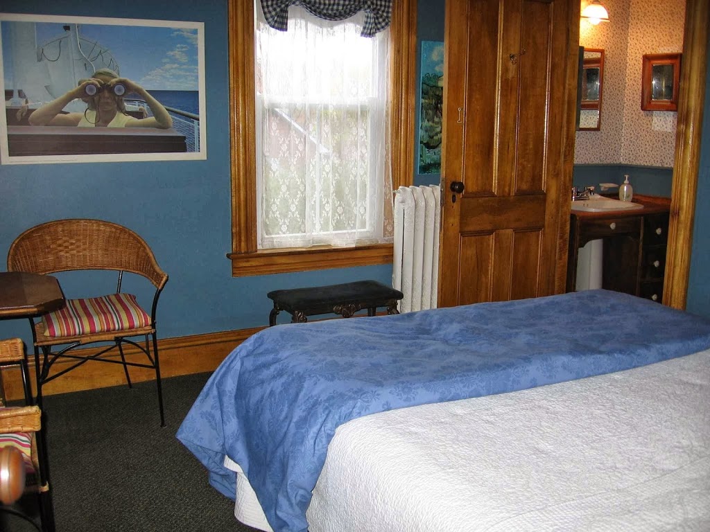 Maison Campbell | 68 Rue Bellevue, Magog, QC J1X 3H2, Canada | Phone: (819) 843-9000
