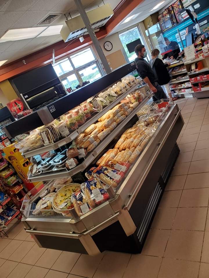 Restaurant Bouffe et Plus Ste-Genevieve & Dépanneur | 884 Boul. Sainte-Geneviève, Chicoutimi, QC G7G 2G2, Canada | Phone: (418) 543-1177