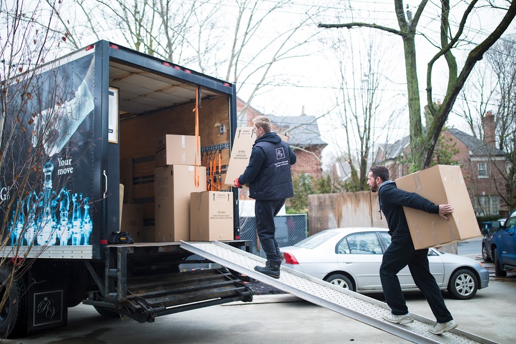 Royal Vision Moving Inc | 7370 Bramalea Rd #33, Mississauga, ON L5S 1N6, Canada | Phone: (416) 239-6683