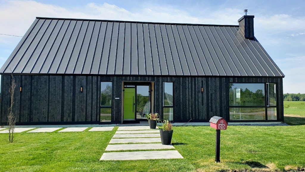 Maison du Chevalier Noir | 166 Chem. de la Beauce, Calixa-Lavallée, QC J0L 1A0, Canada | Phone: (514) 269-7511