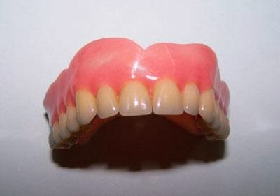 H R Denture Clinic | 14834 Yonge St, Aurora, ON L4G 1N2, Canada | Phone: (905) 841-6000