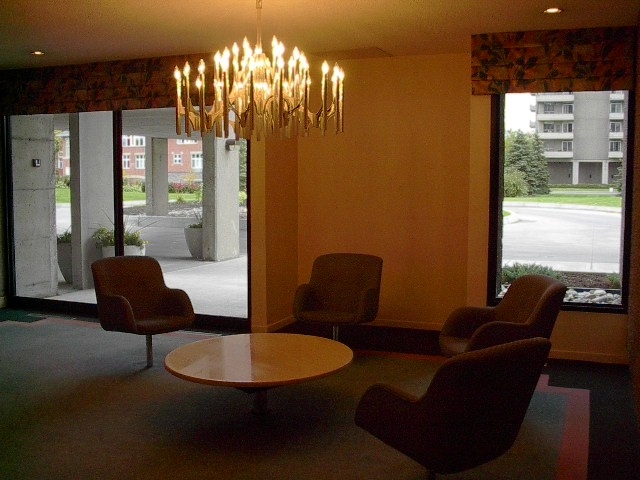Island Park Towers | 185 Clearview Ave, Ottawa, ON K1Z 6R9, Canada | Phone: (613) 729-4347