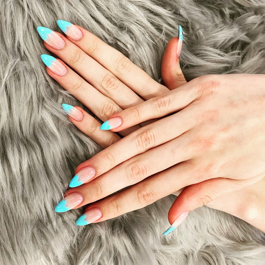 A.T. Nails | 624 Bloor St, Mississauga, ON L5A 3V9, Canada | Phone: (905) 232-0777