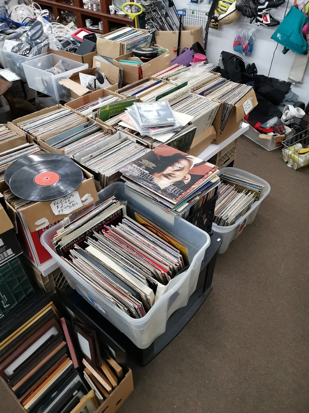 Frenchys / K & As Fabulous Finds | 17100 Hebbs Cross, Hebbs Cross, NS B4V 0Z3, Canada | Phone: (902) 530-5051