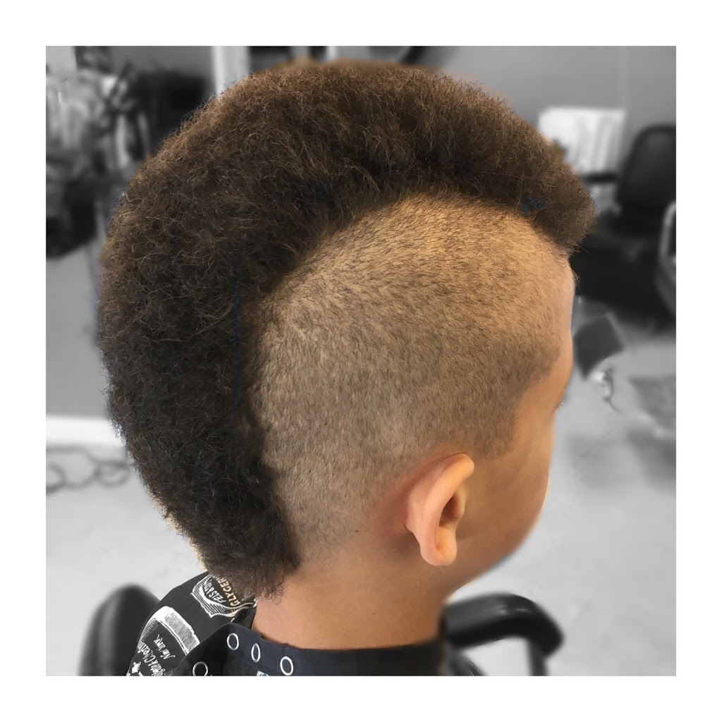 Hair Tracks Salon | 1198 Wecker Dr, Oshawa, ON L1J 3P1, Canada | Phone: (905) 571-0086