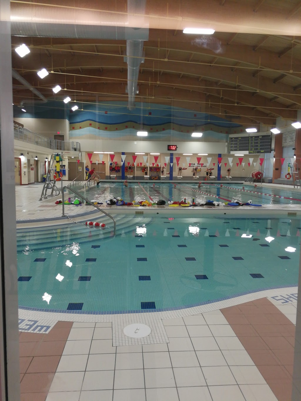 Iroquois Ridge Community Centre | 1051 Glenashton Dr, Oakville, ON L6H 5M1, Canada | Phone: (905) 338-4255