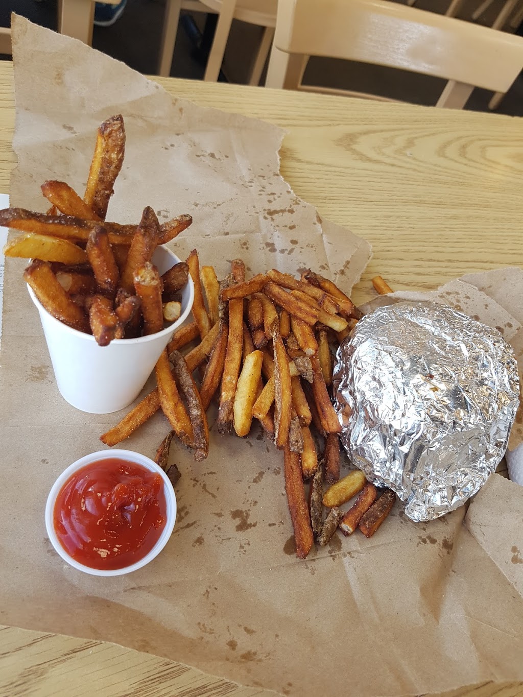 Five Guys | 525 Industrial Ave, Ottawa, ON K1G 3S2, Canada | Phone: (613) 562-8119