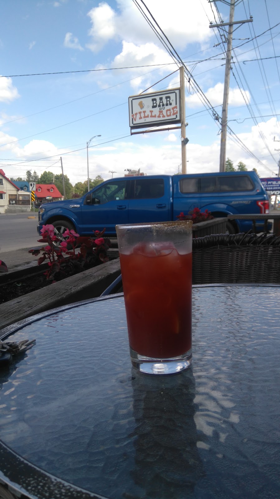 Bar Du Village | 3034 Boulevard du Curé-Labelle, Prévost, QC J0R 1T0, Canada | Phone: (450) 224-7486