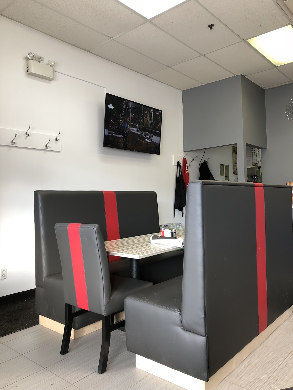 Pizza Med | 1370 Boulevard Pie-XI N, Québec, QC G3J 1W7, Canada | Phone: (418) 840-0666