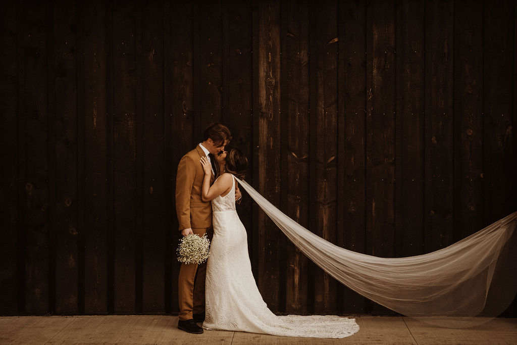 Black Barn | 265055 TWP RD 472A 10, AB T0C 1Z0, Canada | Phone: (780) 293-1462