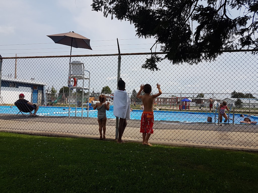Piscine Municipale | 320 Rue Bill-Clément, Thurso, QC J0X 3B0, Canada | Phone: (819) 985-3252